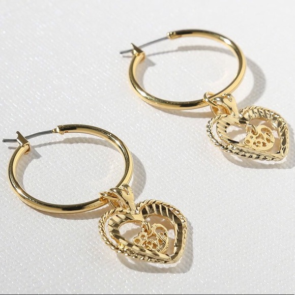New Vanessa Mooney THE ADORAR HEART EARRINGS gold - Picture 2 of 4
